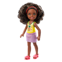 Ляльки - Лялька Barbie Club Chelsea Брюнетка у топі з ананасом (DWJ33/FXG76)