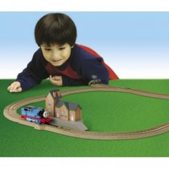 Железные дороги и поезда - Игрушка Железная дорога Томас на станции TOMY (5689)