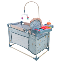 Меблі та будиночки - Ліжко для ляльки Країна Іграшок з місцем для годування (68888)