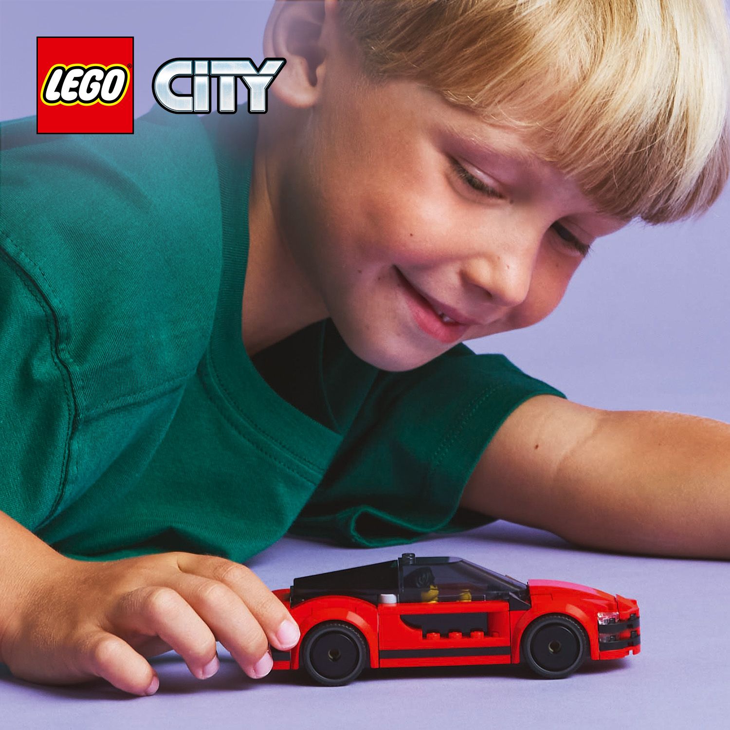 Спортивный игрушечный автомобиль