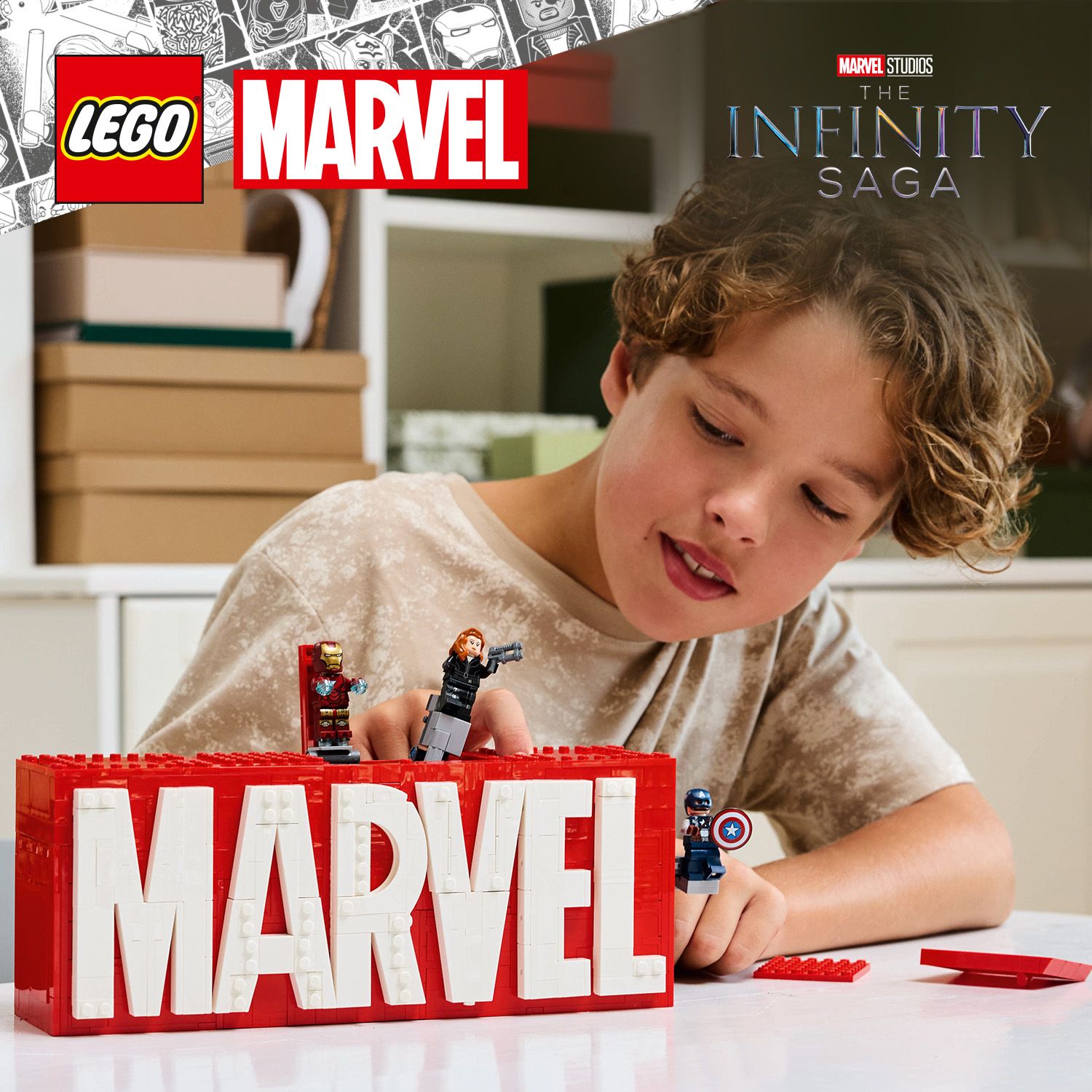 Знаменитий логотип MARVEL, а також культові персонажі