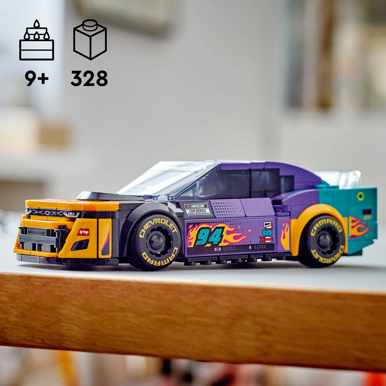 Дивовижний подарунок LEGO® для шанувальників NASCAR®