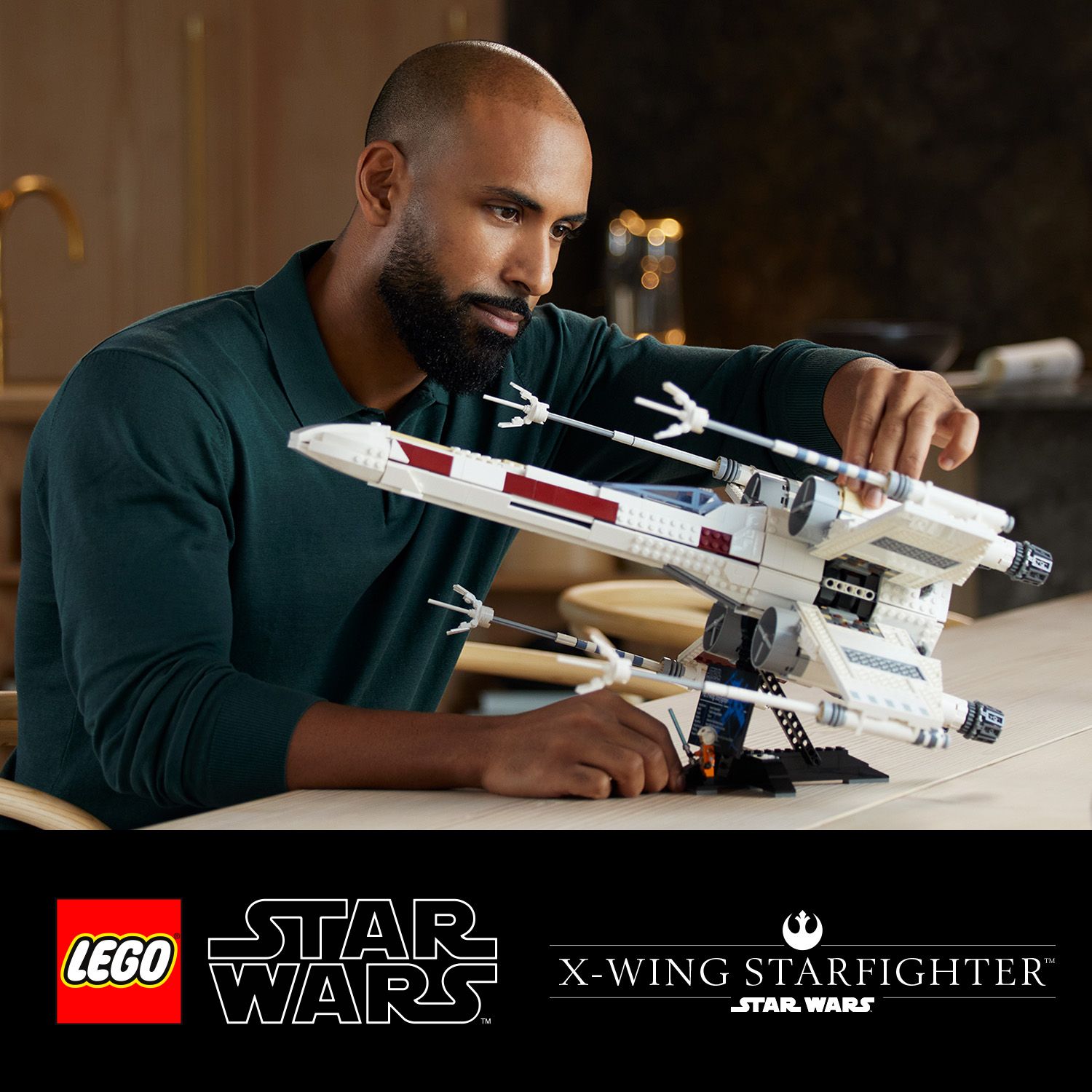 Неймовірний Винищувач X-Wing з кубиків