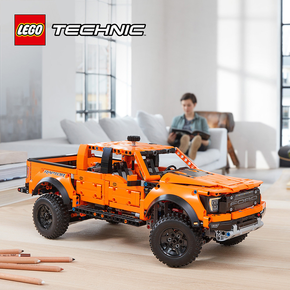 Соберите Ford® F-150 Raptor LEGO® Technic