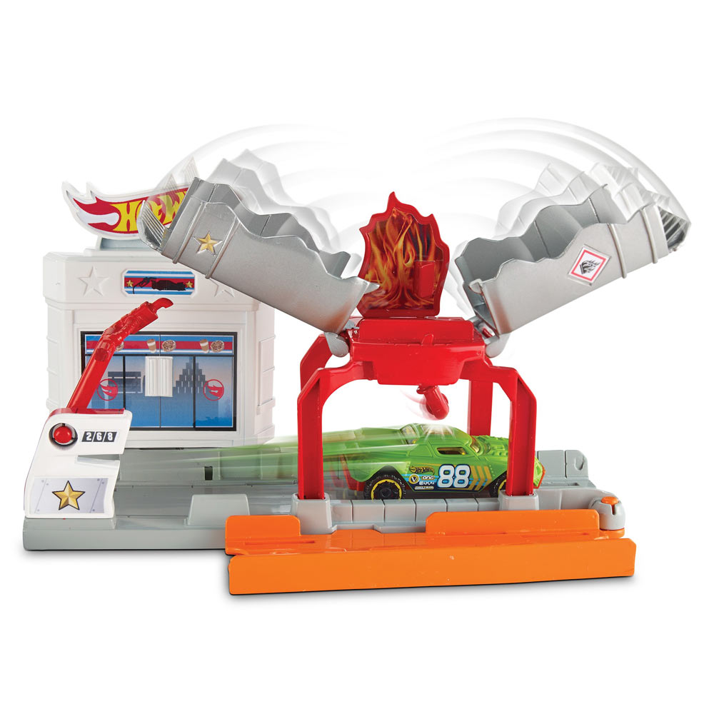 

Игровой набор Hot Wheels Blaze Blast Super explosion (DWK99/DWL01)