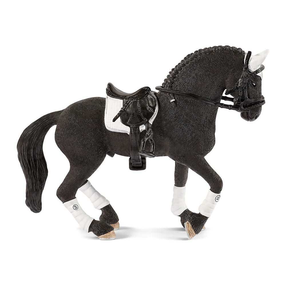 

Набор Schleich Фризский жеребец на турнире по верховой езде (42457)