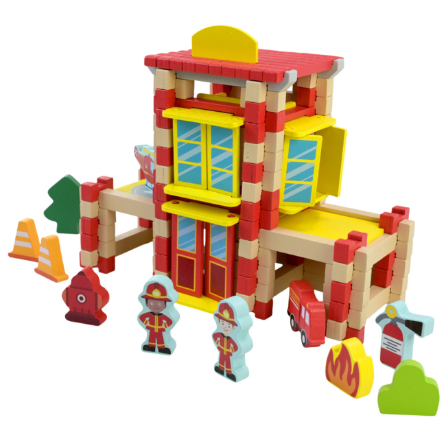 Конструктори з унікальними деталями - Дерев'яний конструктор Країна Іграшок пожежна станція 153 елементиа (C9437)