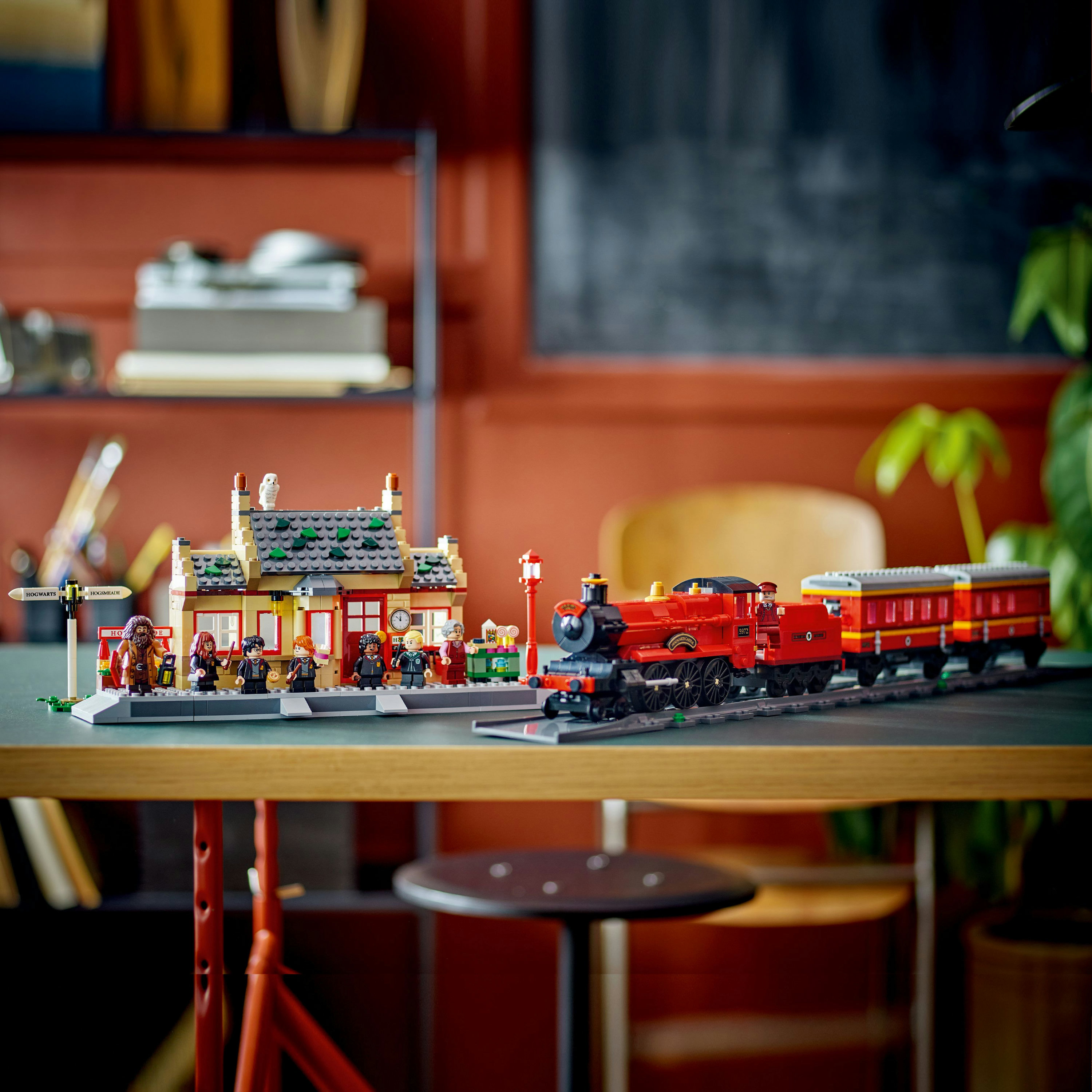 Конструктор LEGO Harry Potter Хогвартский экспресс и станция