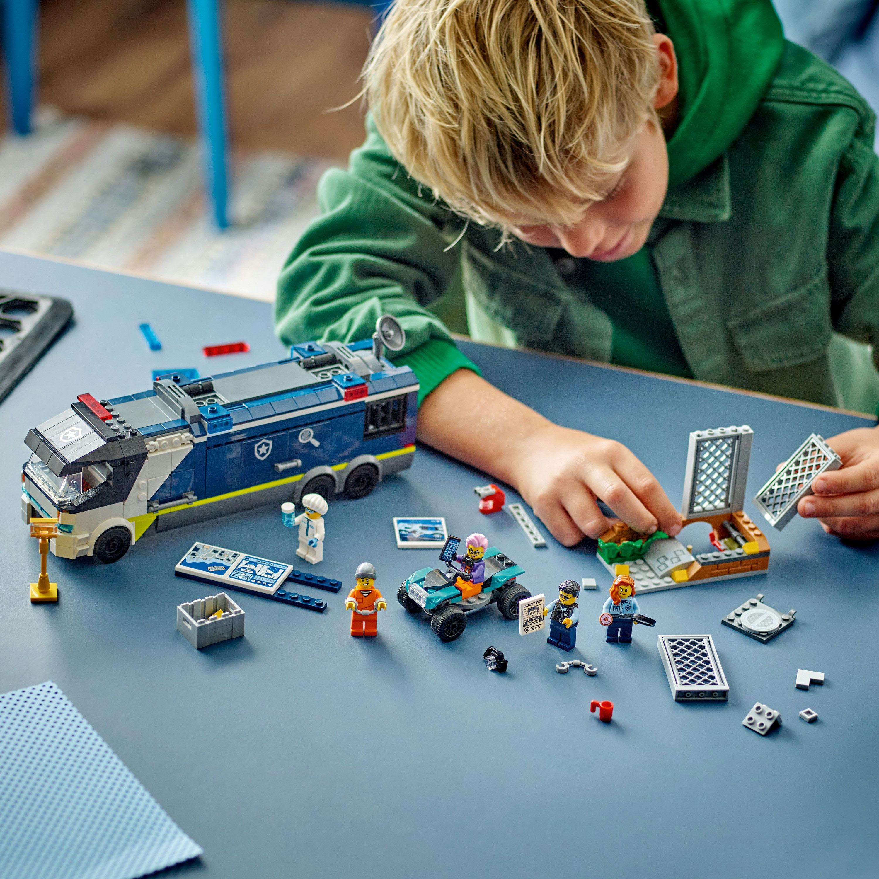 Конструктор LEGO City Передвижная полицейская криминалистическая
