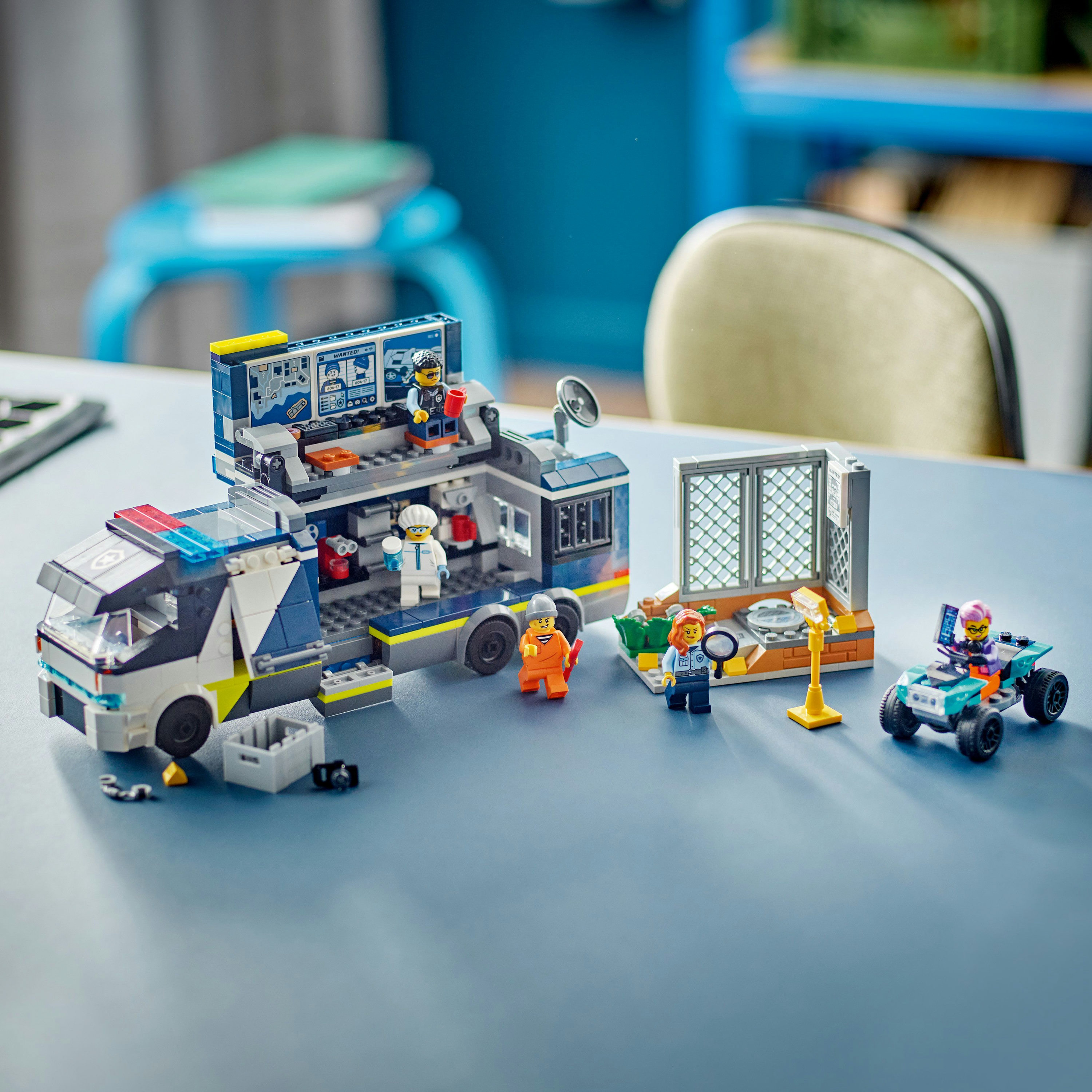 Конструктор LEGO City Передвижная полицейская криминалистическая