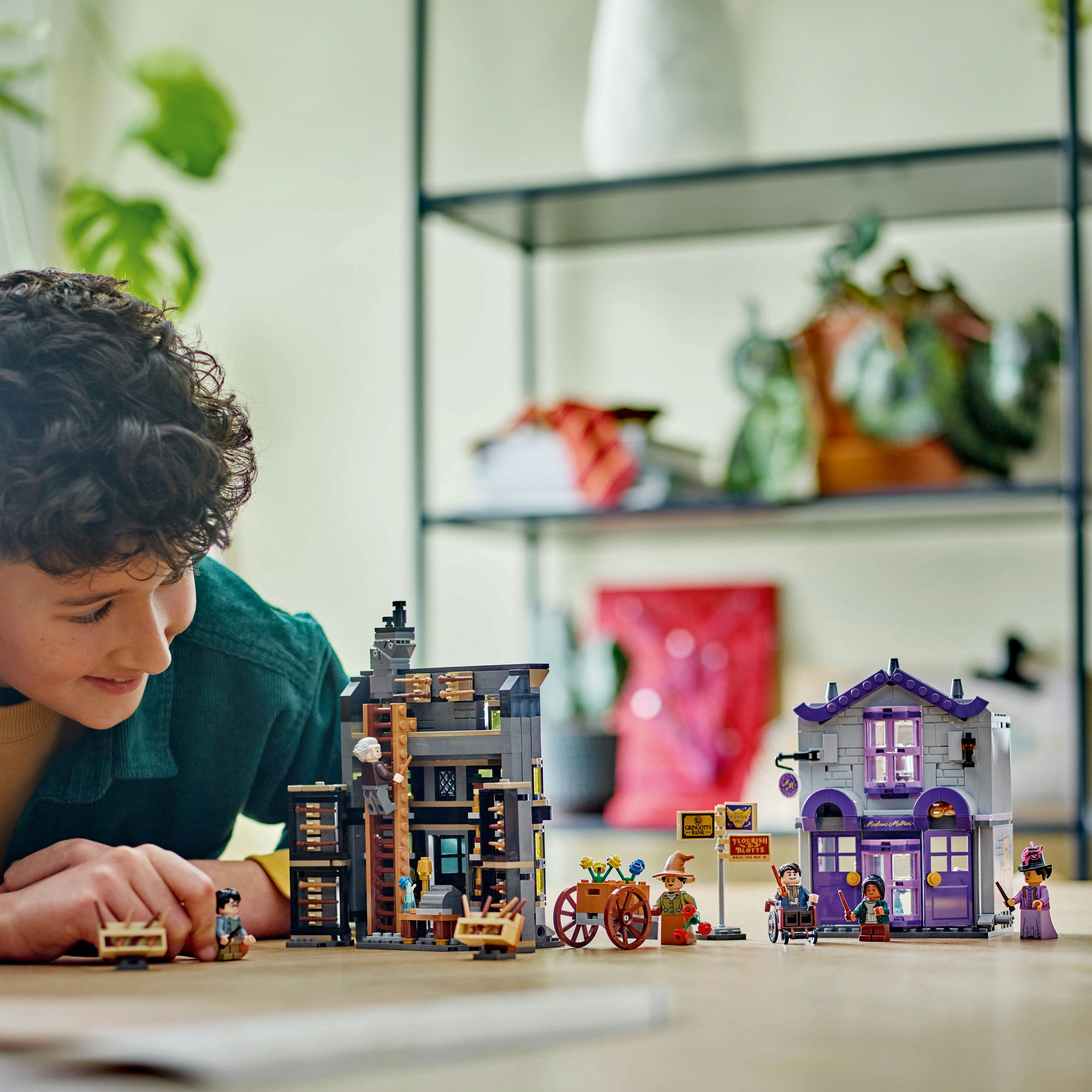 hanpei5 Конструктор LEGO Harry Potter Крамниці Олівандера й мантій від