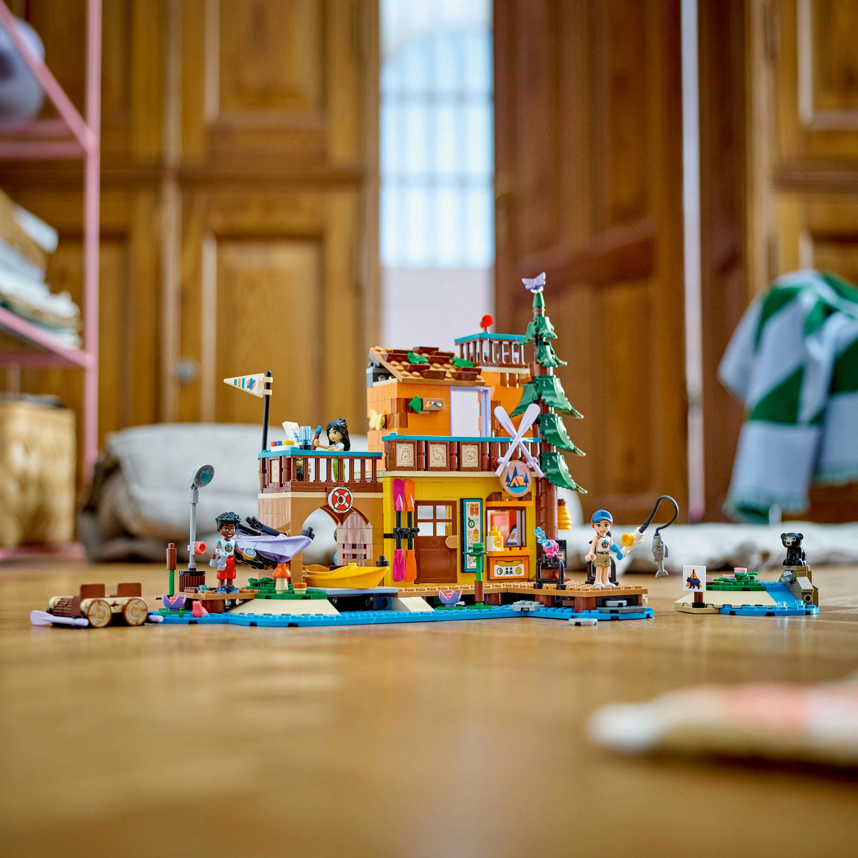 Конструктор LEGO Friends Водные виды спорта в лагере приключений