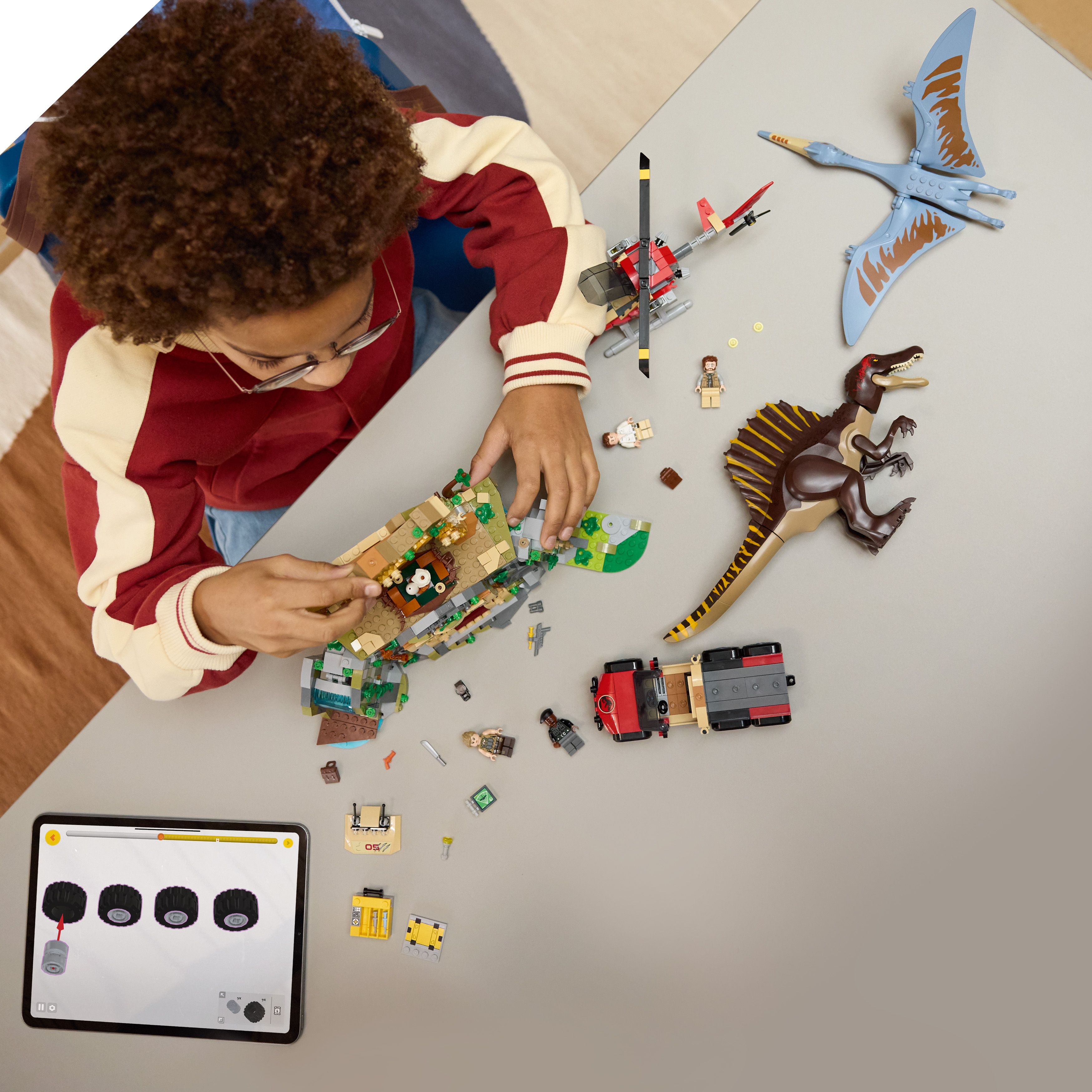 Конструктор LEGO Jurassic World Воздушная миссия со спинозавром и