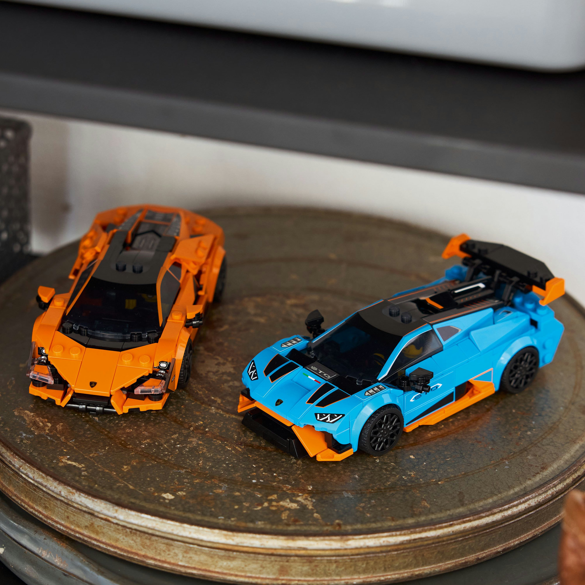 Конструктор ​LEGO Speed Champions Lamborghini Revuelto та Huracan