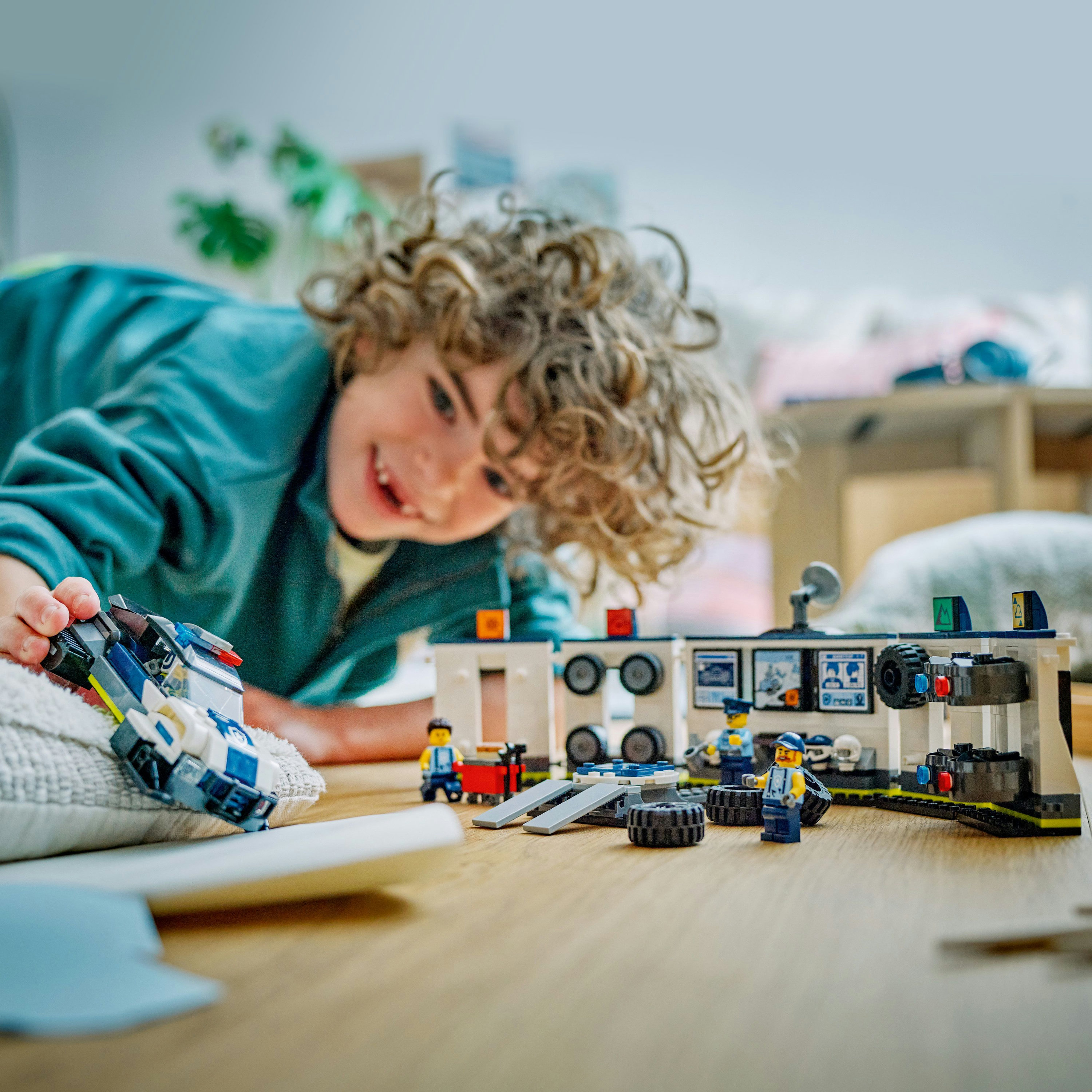 テーブル Конструктор LEGO City Спеціальний гараж для поліцейських