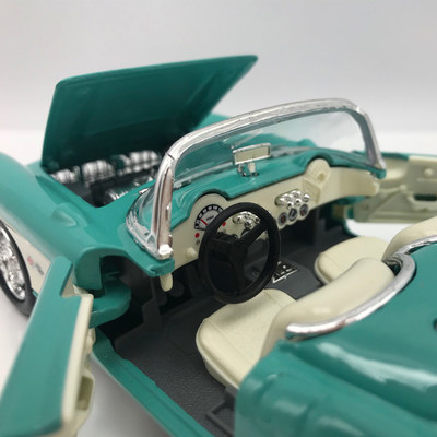 Транспорт і спецтехніка - Автомодель Maisto Chevrolet Corvette 1957 блакитна (31275 lt. blue) (31275 it.blue)#3
