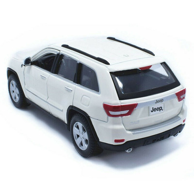 Коллекционные автомодели - Автомодель Maisto 2011 Jeep Grand Cherokee (31205 white)#2