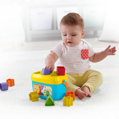 Розвивальні іграшки - Сортер Fisher-Price Відерце із кубиками Яскраве (FFC84)#4