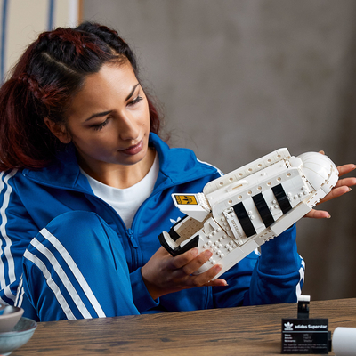 Конструктори LEGO - Конструктор LEGO Creator Кросівки adidas Originals Superstar (10282)#7
