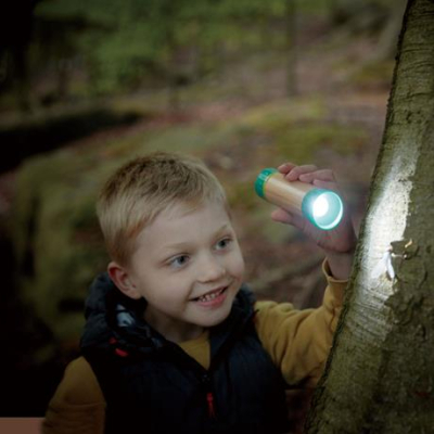 Розвивальні іграшки - Ліхтарик Hape Механічний (E5579)#3