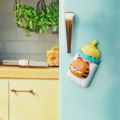 Блочные конструкторы - Конструктор Pantasy Garfield Магнит на холодильник Детская бутылочка 51 элемент (86818)#3