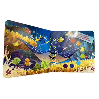 Книги для найменших (0-3 років) - ​Книжка «У пошуках Дорі. Розвиток пам‘яті. Книжка-шнурівка» (9789667491604)#2