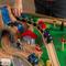 Залізниці та потяги - Іграшкова залізниця KidKraft Гірський водоспад із ігровим столом (17850)#2