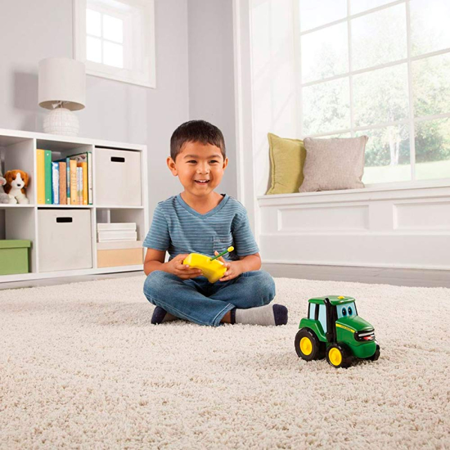 Радиоуправляемые модели - Машинка Tomy John Deere Трактор Джонни на радиоуправлении (42946A1)#4