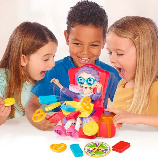 Настільні ігри - Настільна гра Tomy Жадібна бабця (T72465)#5