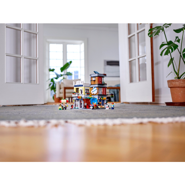 Конструктори LEGO - Конструктор LEGO Creator Зоомагазин і кафе у центрі міста (31097)#4
