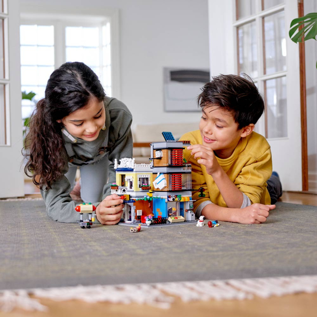 Конструктори LEGO - Конструктор LEGO Creator Зоомагазин і кафе у центрі міста (31097)#5