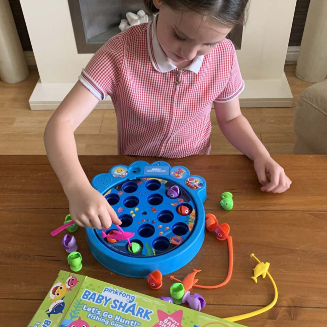 Настольные игры - Набор Spin master Pinkfong Малышка Акула и веселая рыбалка музыкальный (SM98269/6053381)#4