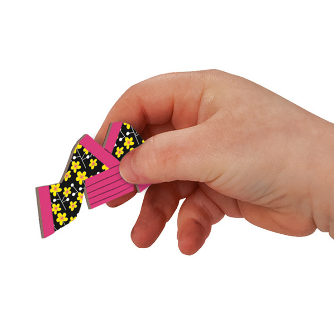 Обучающие игрушки - Магнитная книга Janod Наряды для девочки (J02718)#5