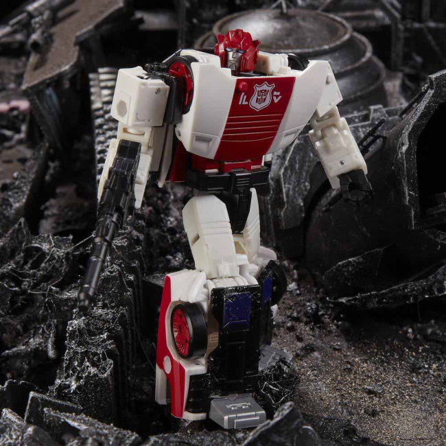Трансформери - Трансформер Transformers Generations Війна за кібертрон Ред Алерт (E3432/Е4496)#4