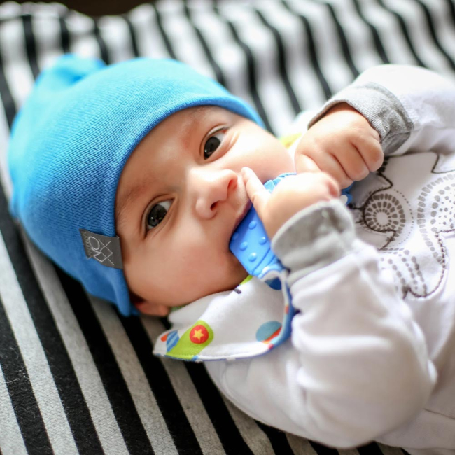 Товары по уходу - Слюнявчик Nuby Самолетики с прорезывателем (4290-1)#2