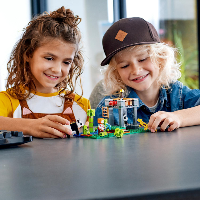 Конструктори LEGO - Конструктор LEGO Minecraft Ферма панд (21158)#9