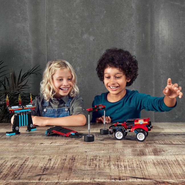 Конструкторы LEGO - Конструктор LEGO Technic Шоу трюков на грузовиках и мотоциклах (42106)#8