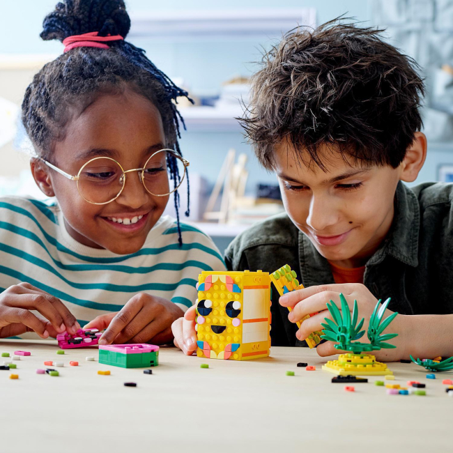 Конструктори LEGO - Конструктор LEGO DOTS Підставка під олівці «Ананас» (41906)#7