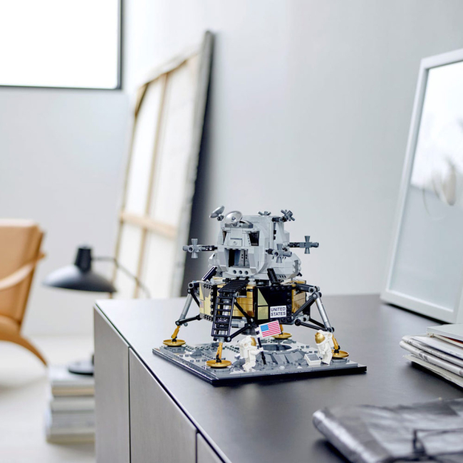 Конструктори LEGO - Конструктор LEGO Creator NASA Аполлон 11 Місячний лендер (10266)#7