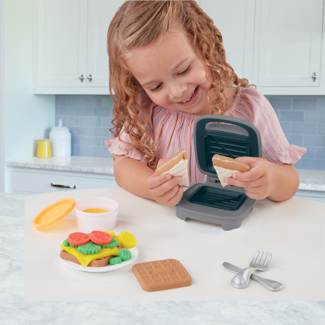 Набори для ліплення - Набір для творчості Play-Doh Kitchen creations Сирний сендвіч (E7623)#5