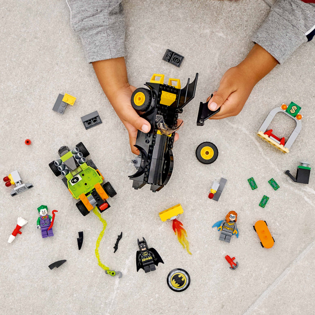 Конструктори LEGO - Конструктор LEGO Super Heroes DC Batman Бетмен проти Джокера: погоня на бетмобілі (76180)#8