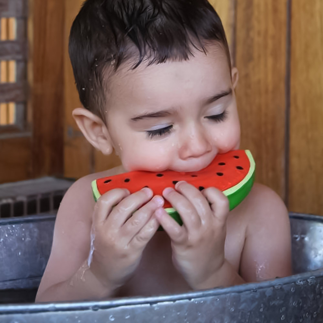 Брязкальця, прорізувачі - Іграшка-прорізувач Oli and Carol Кавун Воллі (8437015928852)#4