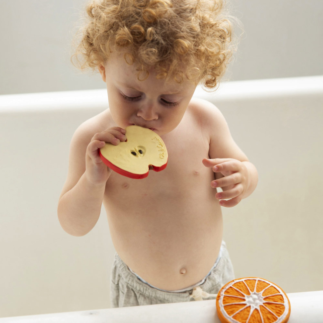 Погремушки, прорезыватели - Игрушка-прорезыватель Oli and Carol Яблоко Пепита (8437015929507)#5