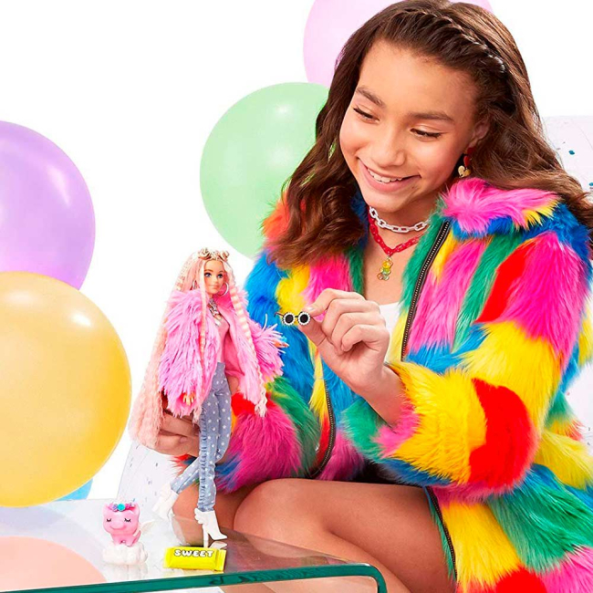 Ляльки - Лялька Barbie Extra у рожевому пухнастому жакеті (GRN28)#5