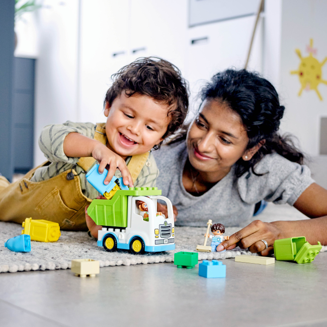 Конструкторы LEGO - Конструктор LEGO DUPLO Мусоровоз и контейнеры для раздельного сбора мусора (10945)#8