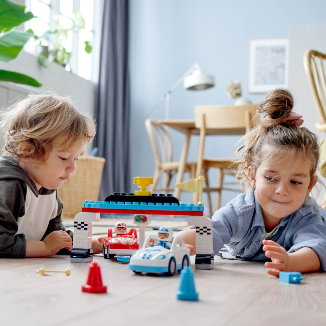 Конструктори LEGO - Конструктор LEGO DUPLO Гоночні автомобілі (10947)#8