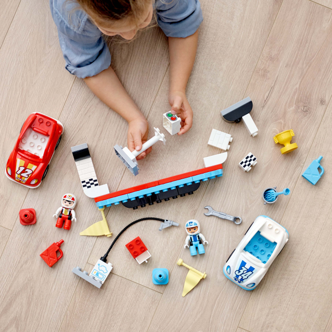 Конструктори LEGO - Конструктор LEGO DUPLO Гоночні автомобілі (10947)#9