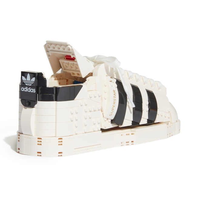 Конструктори LEGO - Конструктор LEGO ICONS Кросівки adidas Originals Superstar (10282)#3