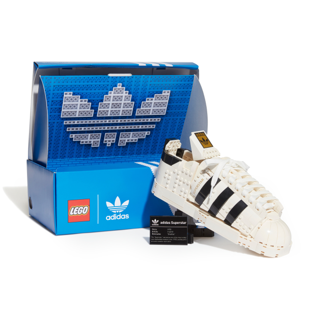 Конструктори LEGO - Конструктор LEGO ICONS Кросівки adidas Originals Superstar (10282)#6