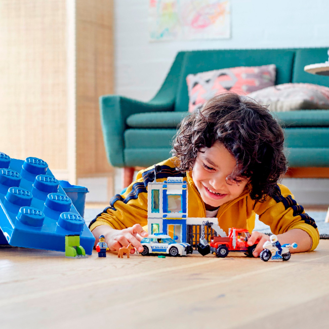 Конструктори LEGO - Конструктор LEGO City Поліцейська коробка з кубиками (60270)#7